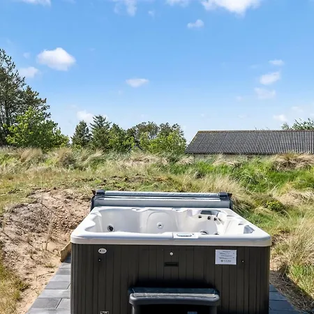 Holiday home Jeldrik - 1-5km From The Sea By Interhome *