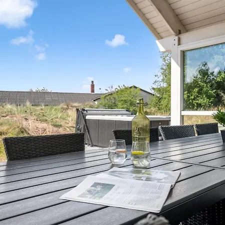 Jeldrik - 1-5km From The Sea By Interhome